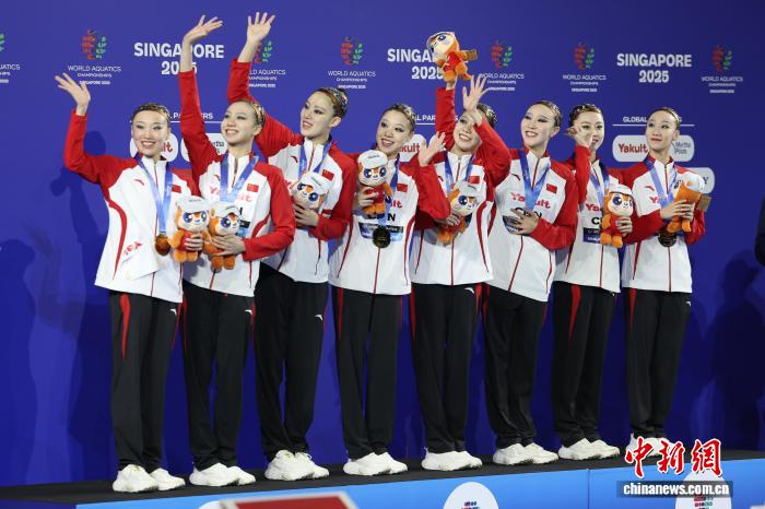 中国花样游泳队新加坡世锦赛摘4金3银 新阵容展