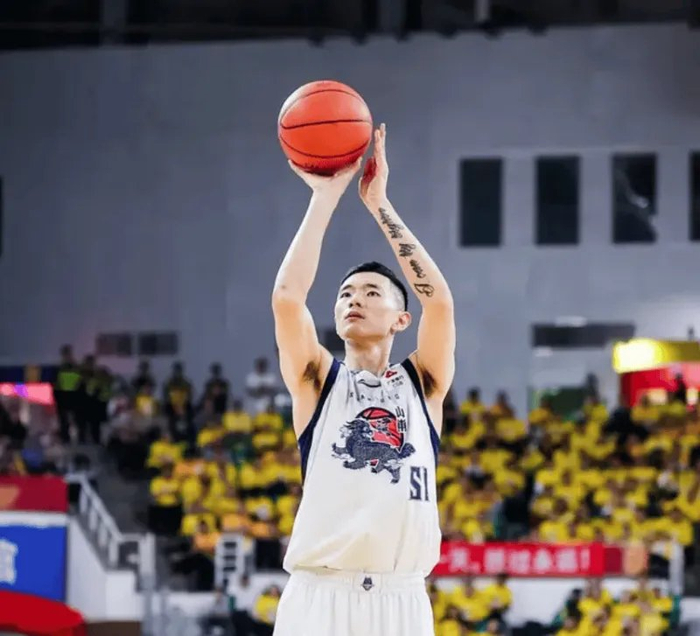 山东男篮力克天津逆转取胜 郭凯斯蒂尔双星闪耀