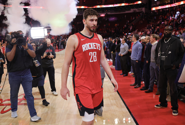 申京创NBA80年纪录 火箭大胜鹈鹕展现统治力