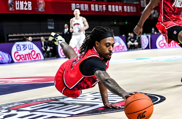 广东外援麦考尔状态低迷难救主 奎因独木难支难