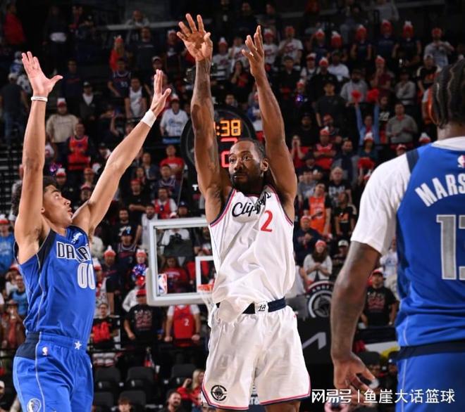 快船力克独行侠伦纳德砍34分率队胜出