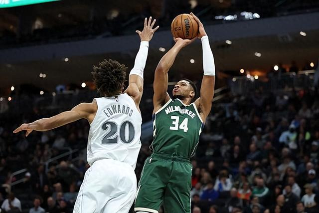 雄鹿伤病潮下迎战火箭 背水一战求季后赛希望